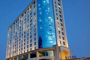 Exterior - Mehood Yizhi Ezzy Urban Culture Hub Cultural Resort Hotel (Liuyang River Scenic Bridge) (Liuyang)