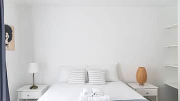 1 bedroom, iron/ironing board, travel cot, WiFi