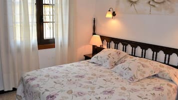 3 chambres, fer et planche Ă repasser, accĂšs Internet, draps fournis