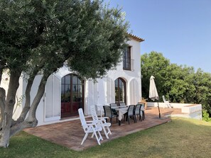 Outdoor dining - Casa Illa Blanca, Aiguablava, Begur (Begur)