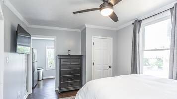 1 bedroom, desk, iron/ironing board, free WiFi