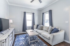 Living area - Cozy 1-bedroom in Lexington (Lexington)