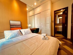 1 bedroom, in-room safe, desk, iron/ironing board