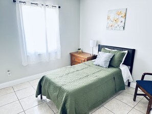 3 bedrooms, iron/ironing board, free WiFi, bed sheets