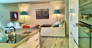 2 bedrooms, iron/ironing board, Internet, bed sheets