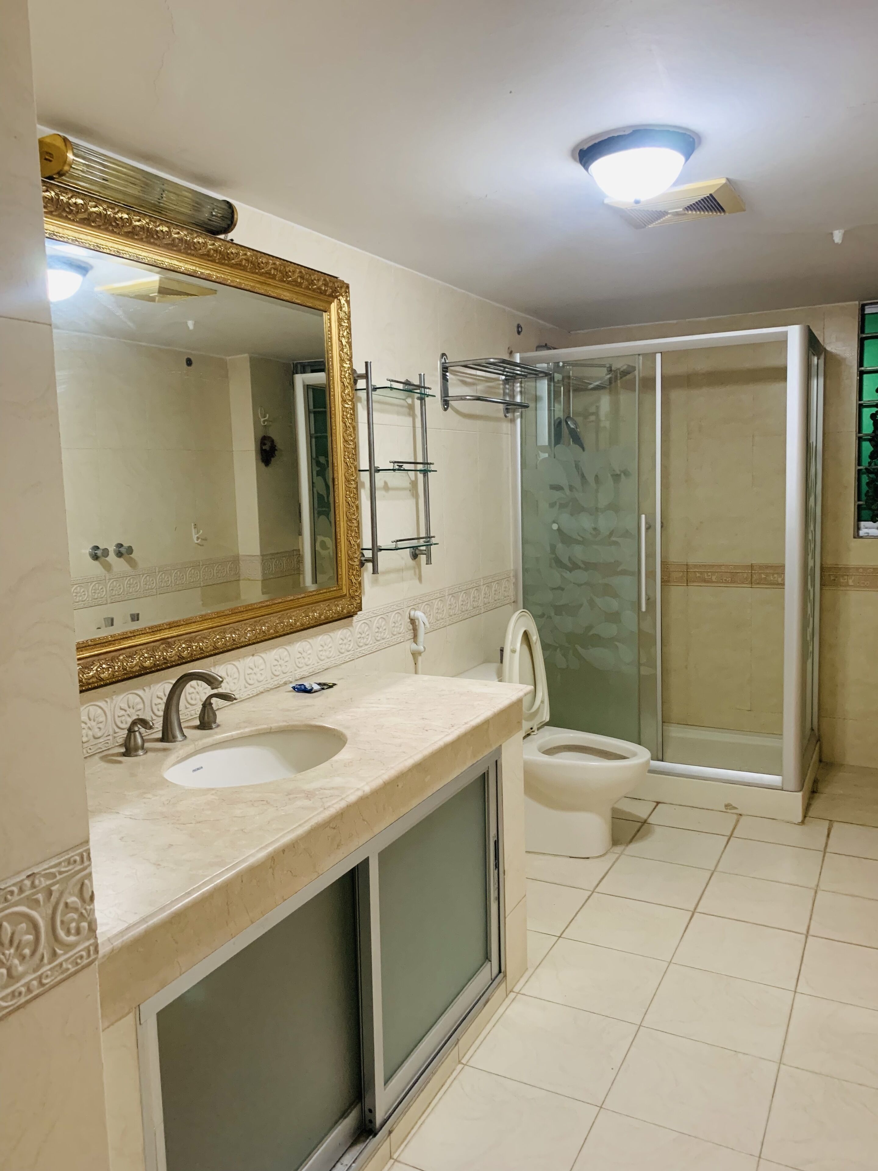 executive studio suite, 1 king bed, non smoking, city view | bathroom | rainfall showerhead, towels