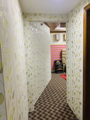 Deluxe Single Room | Desk, laptop workspace, iron/ironing board, free WiFi