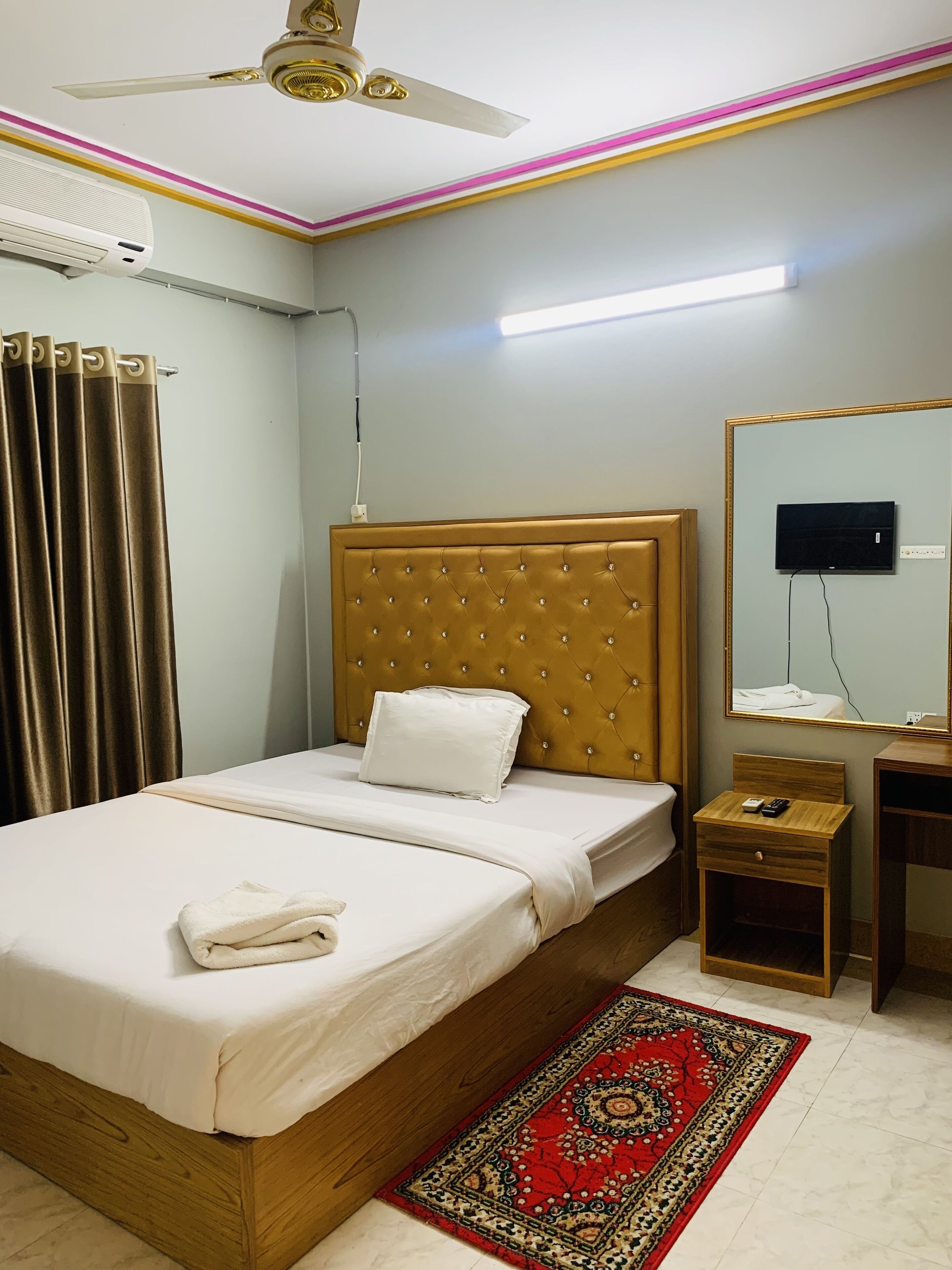 desk, laptop workspace, iron/ironing board, free wifi