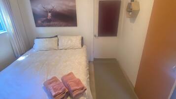 2 bedrooms, free WiFi, bed sheets