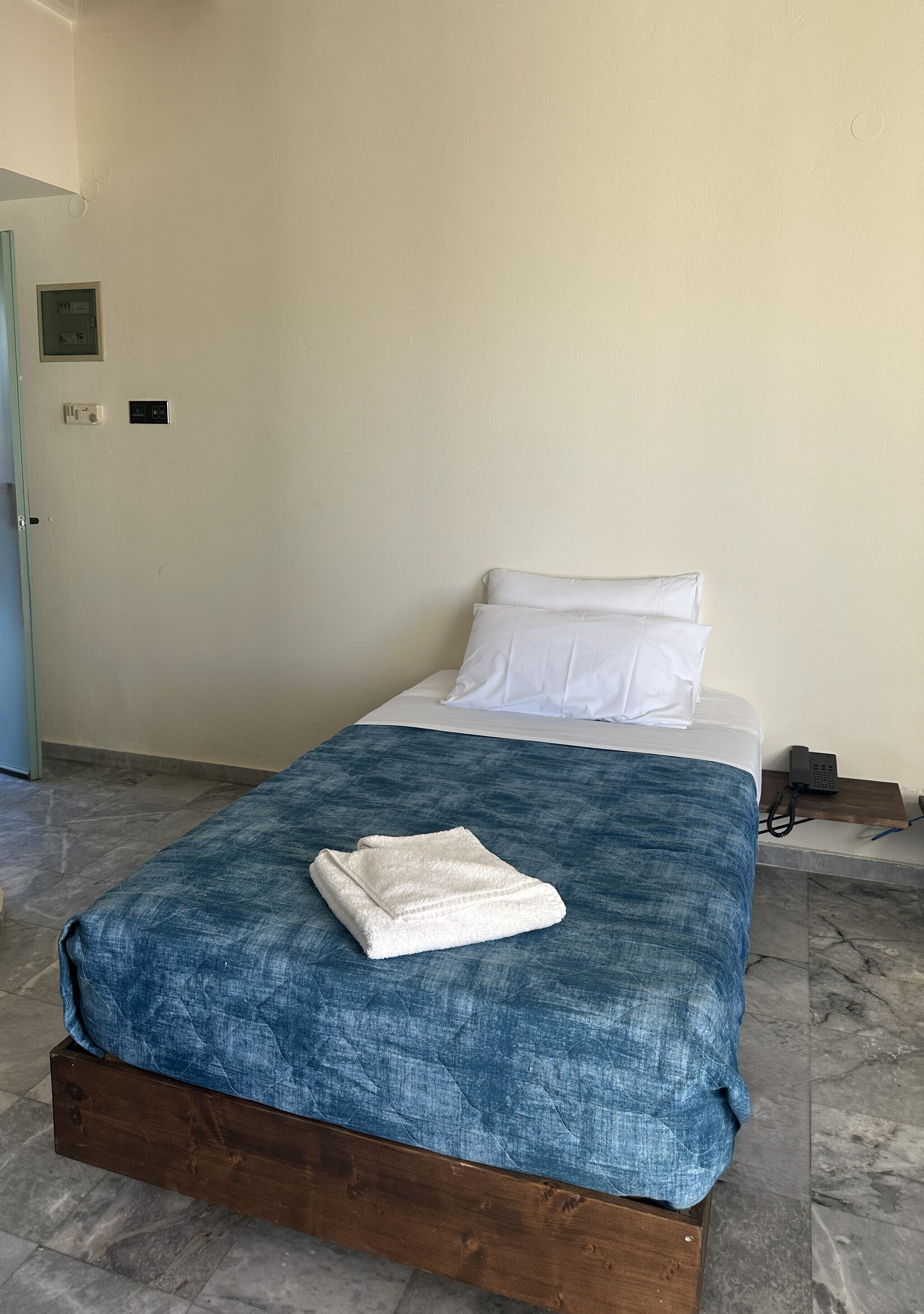 Chambre Simple | Minibar, coffres-forts dans les chambres, bureau, chambres insonorisées