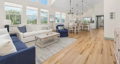 Beachwalk Luxury Home: Heated Pool & Free Bikes