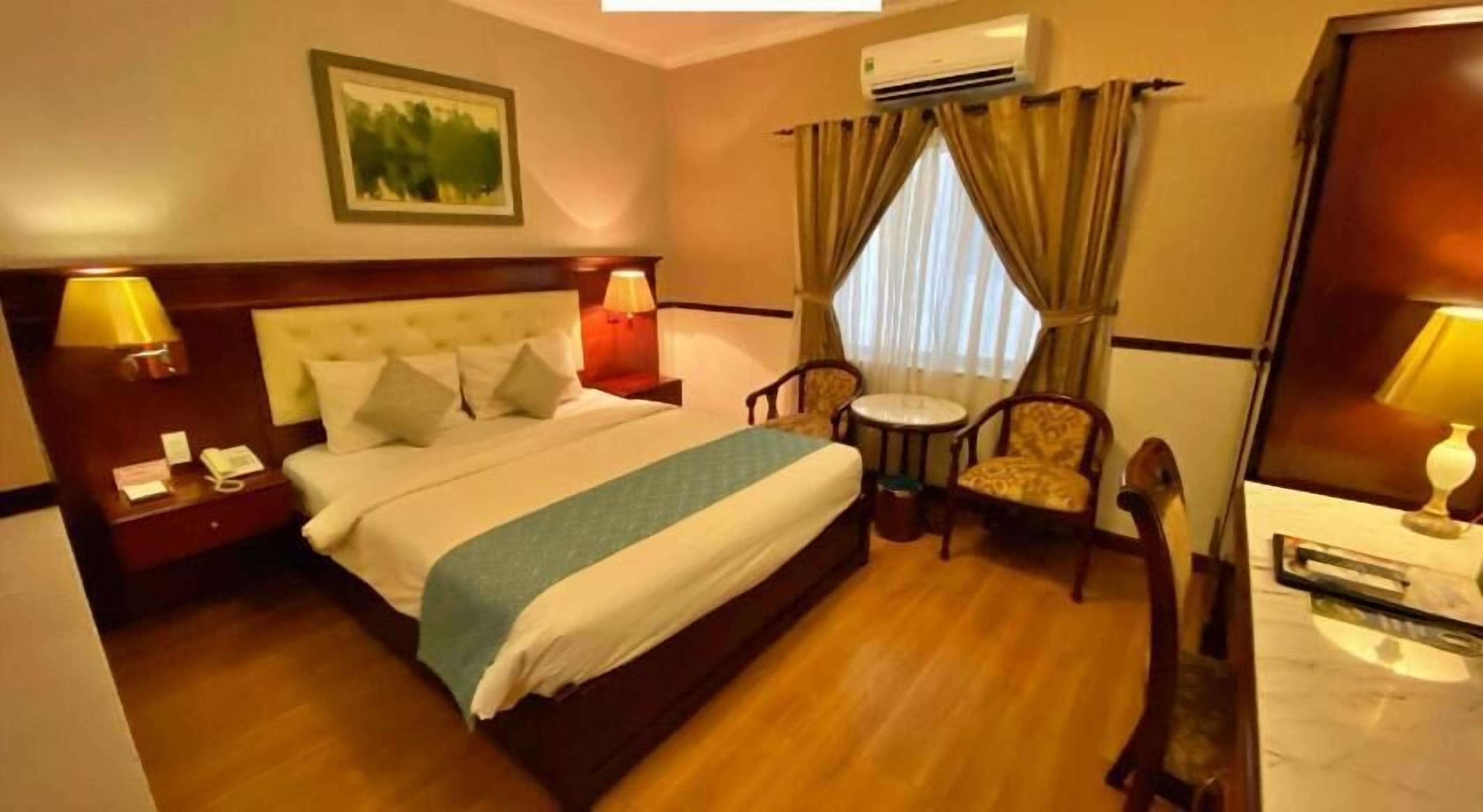 Egyptian cotton sheets, premium bedding, memory foam beds, minibar