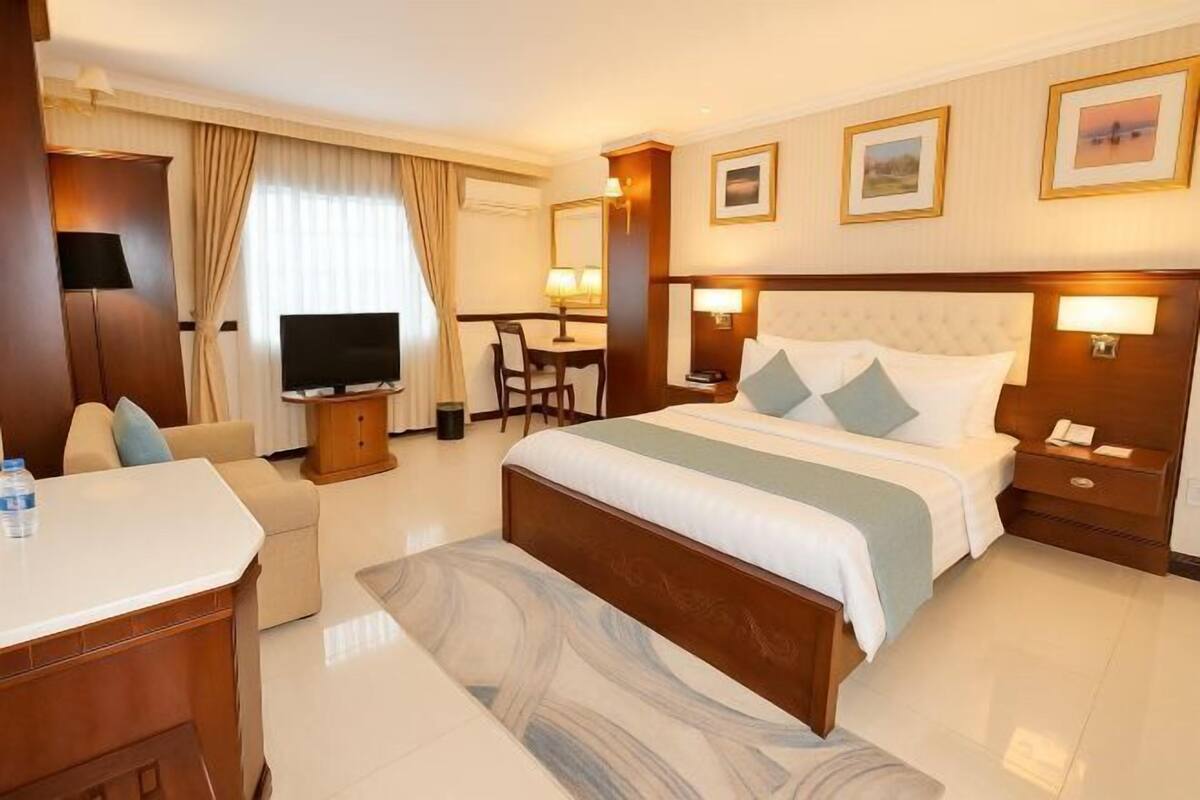 Egyptian cotton sheets, premium bedding, memory foam beds, minibar