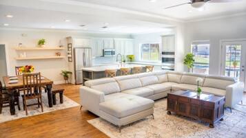 Smart-tv en een open haard