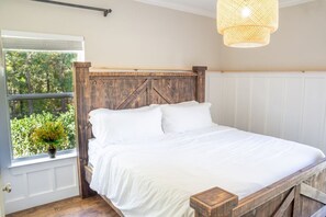 4 Schlafzimmer, Schreibtisch, Bügeleisen/Bügelbrett, kostenloses WLAN