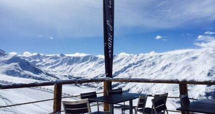 Savoie, 100m from the slopes in Valmeinier, in a quiet location.