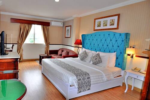 Egyptian cotton sheets, premium bedding, memory-foam beds, minibar