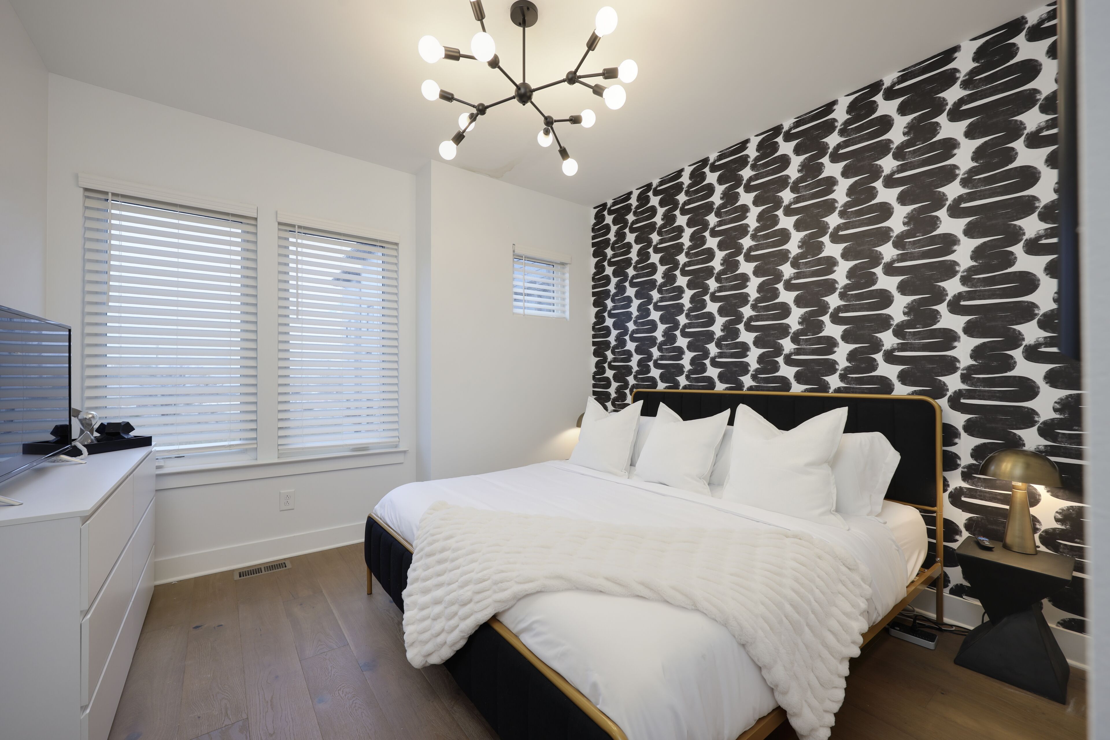 Howdy House! Stylish home minutes from Broadway!