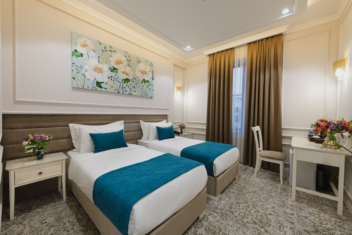 1 bedroom, premium bedding, down comforters, in-room safe