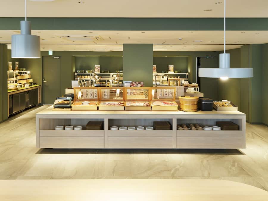 Daily buffet breakfast (JPY 2500 per person)