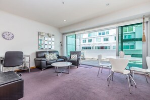 TV de tela plana 65 polegadas com canais digitais, TV, pisos aquecidos