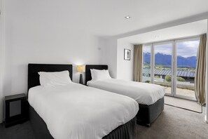 4 bedrooms, desk, iron/ironing board, travel cot