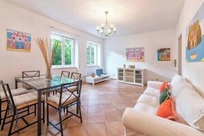 TV - Charming Villa, Ischia, Punta Caruso, Forio, n.3 (Forio)