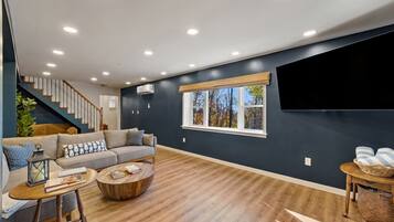 Smart TV, fireplace, offices