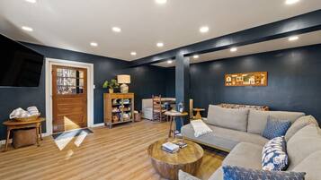 Smart TV, fireplace, offices