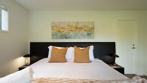 5 slaapkamers, een bureau