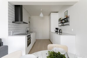 Premium Apartment | Private kitchen | Fridge, microwave, oven, stovetop - 2ndhomes Modern 1BR Apartment w Balcony (Helsinki)