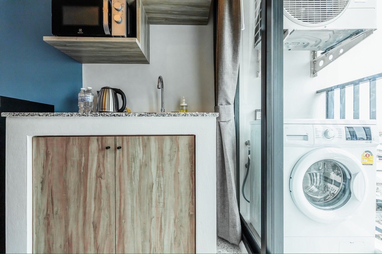 Studio Standard | Cuisine privée | Réfrigérateur, micro-ondes