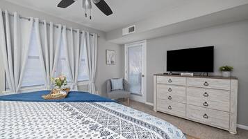 2 Schlafzimmer, Schreibtisch, Bügeleisen/Bügelbrett, Reisekinderbett