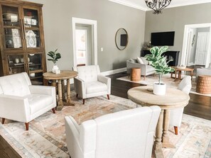 Interior - Pet Friendly 5BR 2.5 Bath Mansion With Pool (Millbrook)