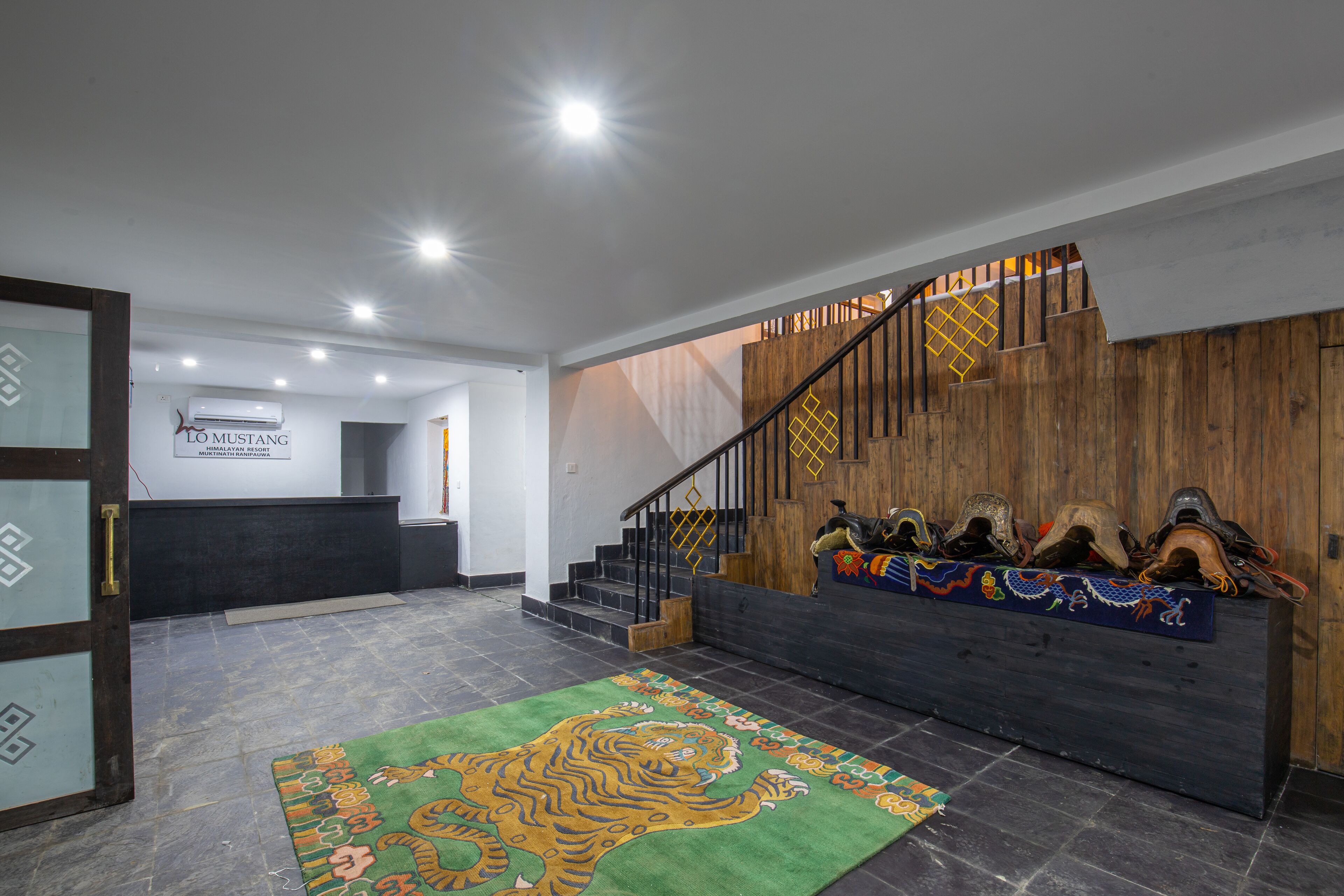 ฝ่ายต้อนรับ