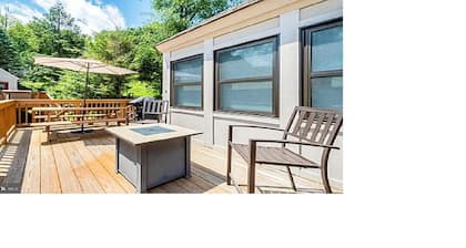 In the Heart of Deep Creek, Wood Fire, steps Lake, Coffee, Pizza, minutes Whisp,