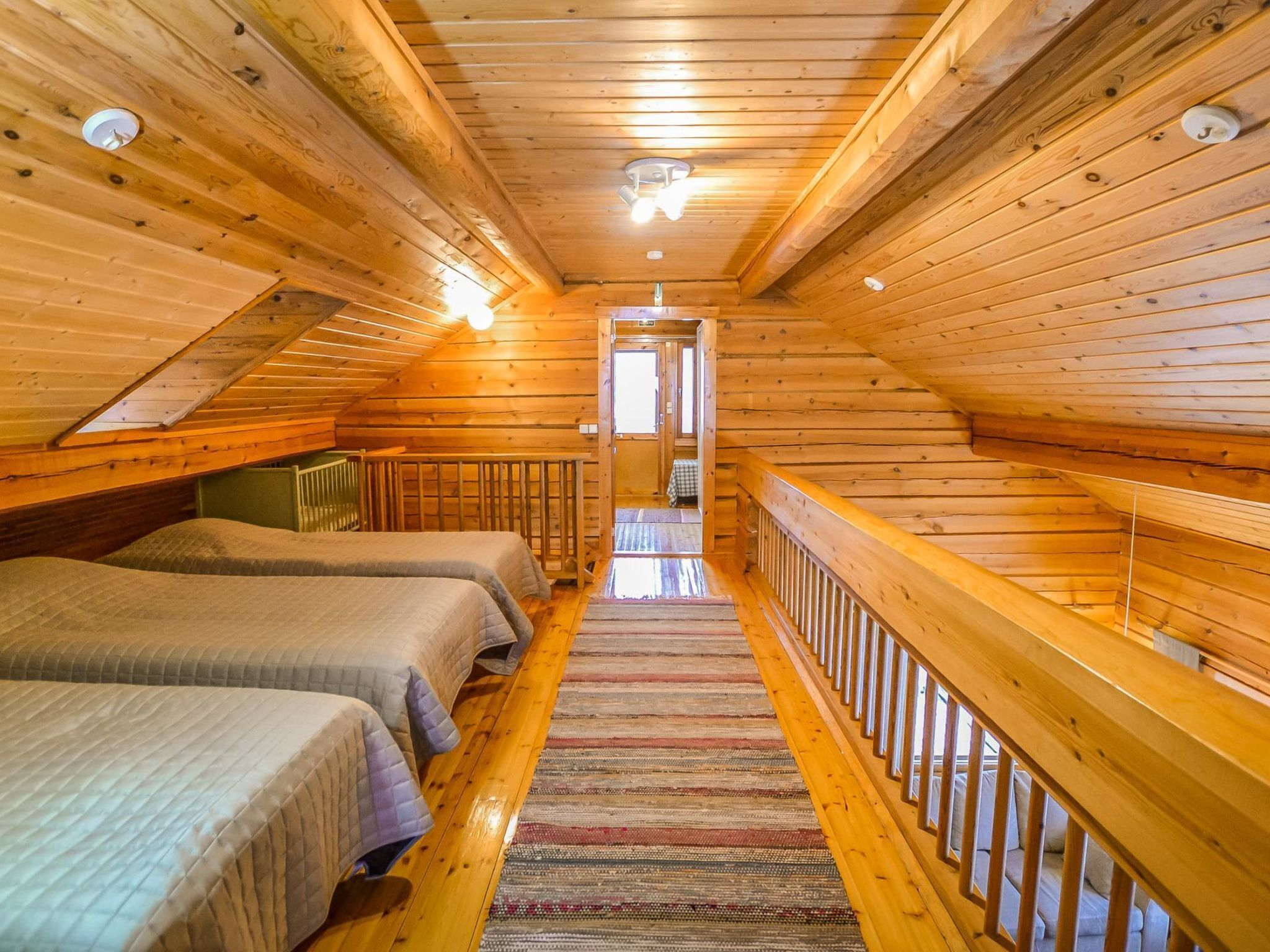 2 عدّة غرف نوم وخدمة الإنترنت