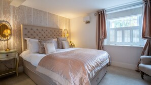 4 bedrooms, iron/ironing board, travel cot, free WiFi