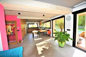 Interior - VILLA 6 persons, 5*, with swimming pool, spa and river (L'Isle-sur-la-Sorgue)