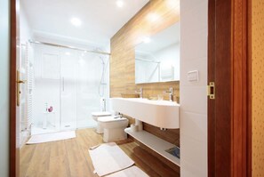 Badewanne, Bidet
