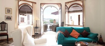 HOUSE WITH POOL AND ORCHARD IN ARTAJONA