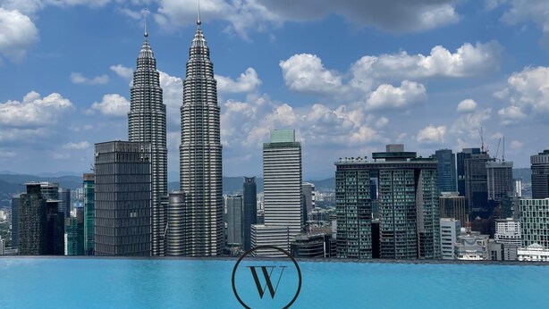 A cityscape with modern buildings and a clear sky. - Victory suites  (Kuala Lumpur)
