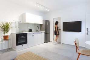 City-Apartment | Eigene Küche | Großer Kühlschrank, Mikrowelle, Ofen, Espressomaschine