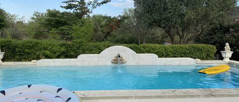 Piscine extérieure, piscine chauffée