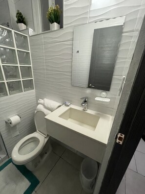 Single Room | Bathroom - Hotel Riazor (Panama City)