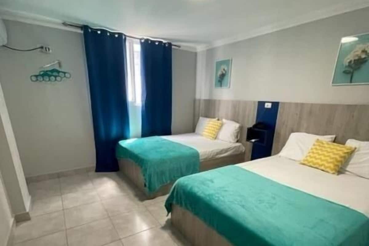 واي فاي مجانًا وملاءات أسرّة