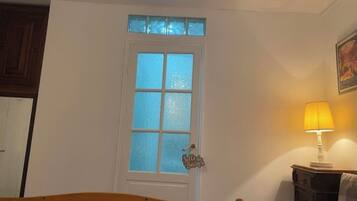 3 Schlafzimmer, BĂŒgeleisen/BĂŒgelbrett, Reisekinderbett, WLAN