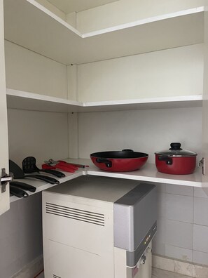 Private kitchen - South Jakarta City Penthouse (Daerah Khusus Ibukota Jakarta)