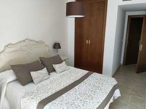 2 bedrooms, iron/ironing board, travel crib, free WiFi - Incredible apartment with pool, terrace and beautiful views (AN)