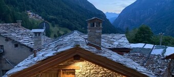 Cozy open-plan studio apartment with a view of the valley